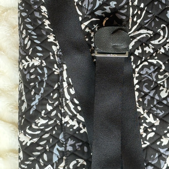 Vera Bradley Black and White Floral laptop Bag with coin Pouch - Picture 12 of 12